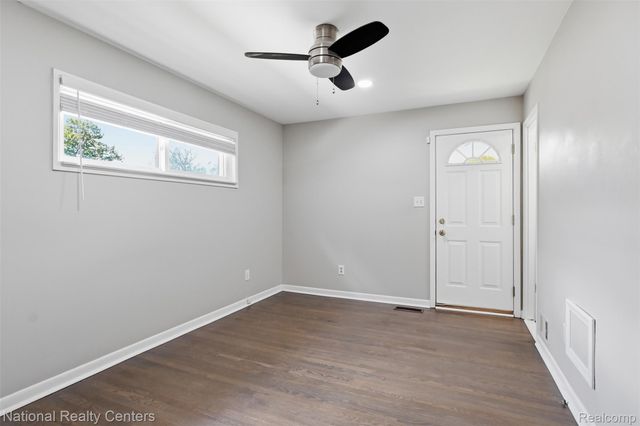 17159 Rougeway Street, Livonia, MI 48152