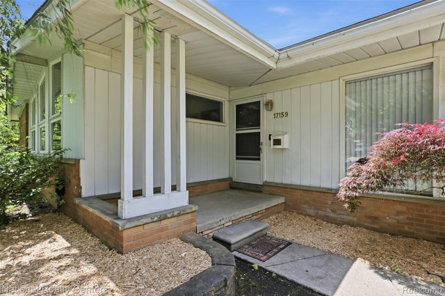 17159 Rougeway Street, Livonia, MI 48152