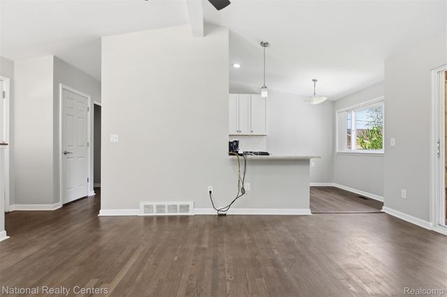 17159 Rougeway Street, Livonia, MI 48152