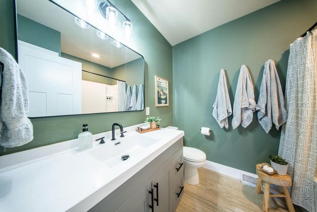 1 Merrill Crest DRIVE, Madison, WI 53705