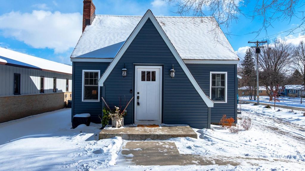 1 Merrill Crest DRIVE, Madison, WI 53705