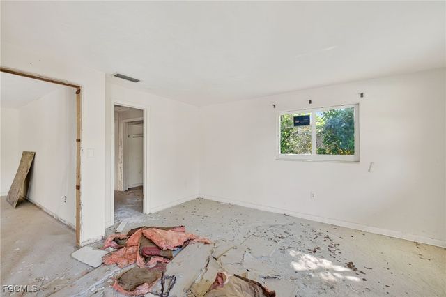 935 Pecten CT, Sanibel, FL 33957