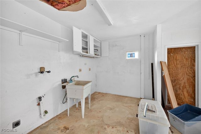 935 Pecten CT, Sanibel, FL 33957