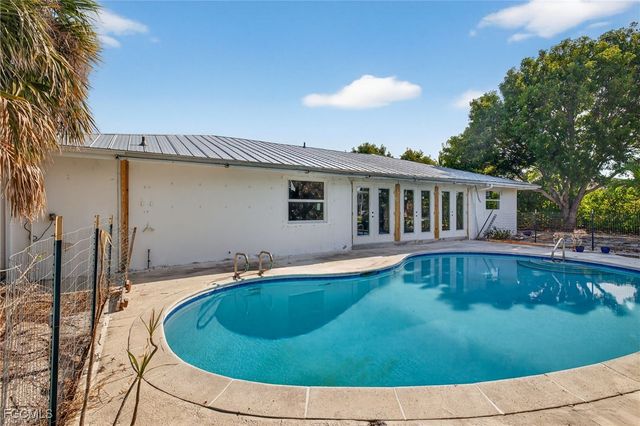 935 Pecten CT, Sanibel, FL 33957