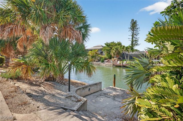 935 Pecten CT, Sanibel, FL 33957