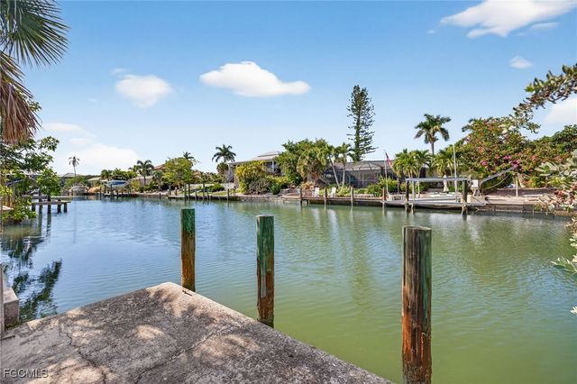 935 Pecten CT, Sanibel, FL 33957