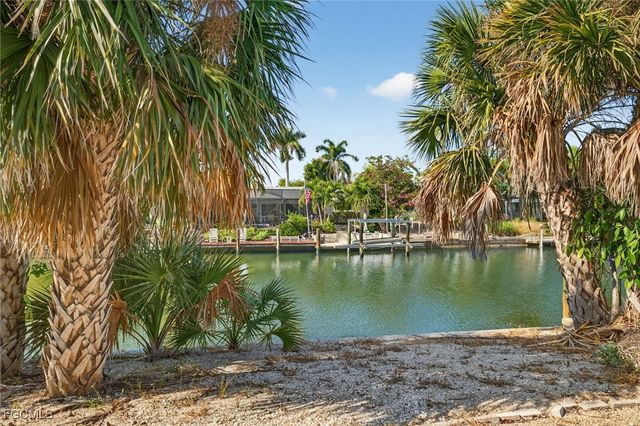 935 Pecten CT, Sanibel, FL 33957