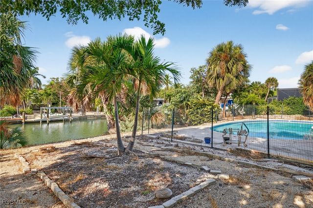 935 Pecten CT, Sanibel, FL 33957