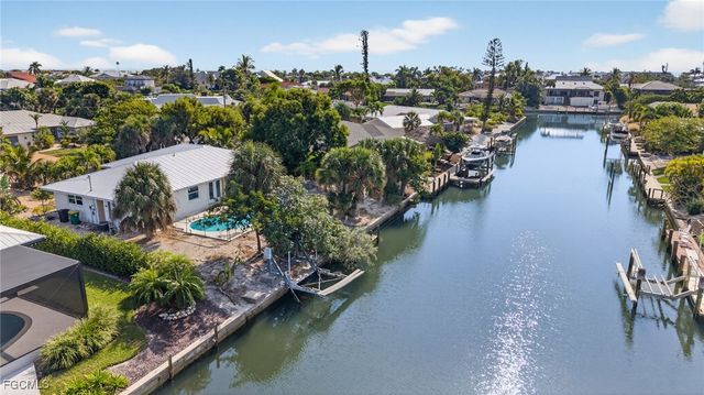 935 Pecten CT, Sanibel, FL 33957