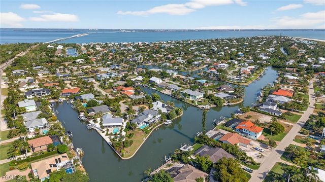 935 Pecten CT, Sanibel, FL 33957