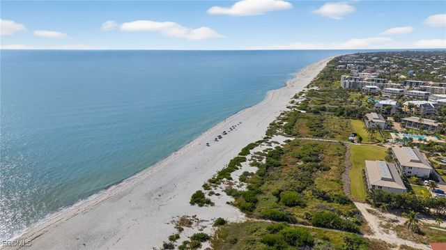 935 Pecten CT, Sanibel, FL 33957