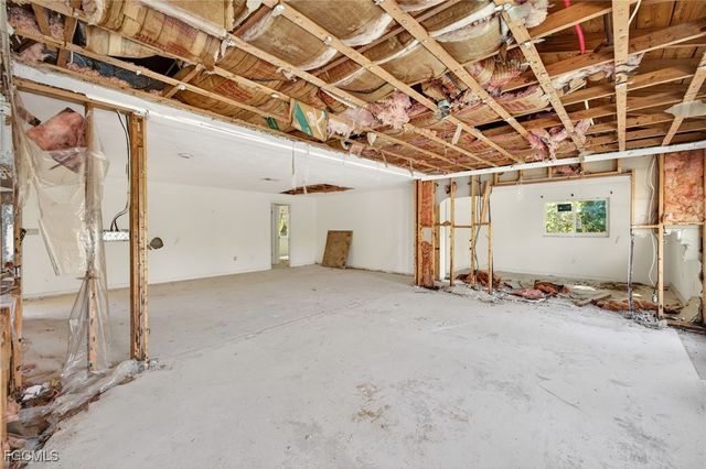 935 Pecten CT, Sanibel, FL 33957