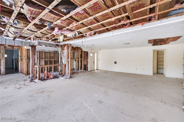 935 Pecten CT, Sanibel, FL 33957