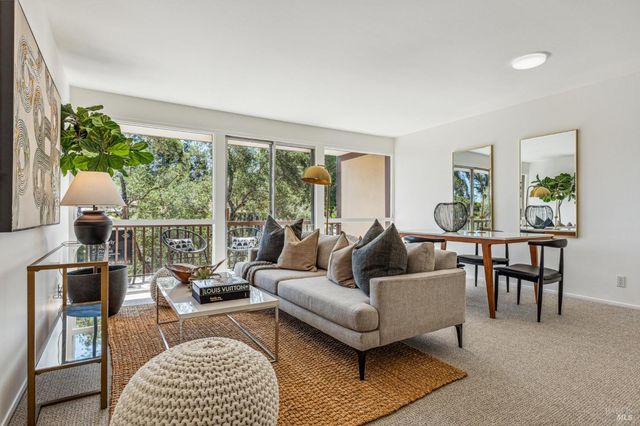 952 Lea Dr, San Rafael, CA 94903