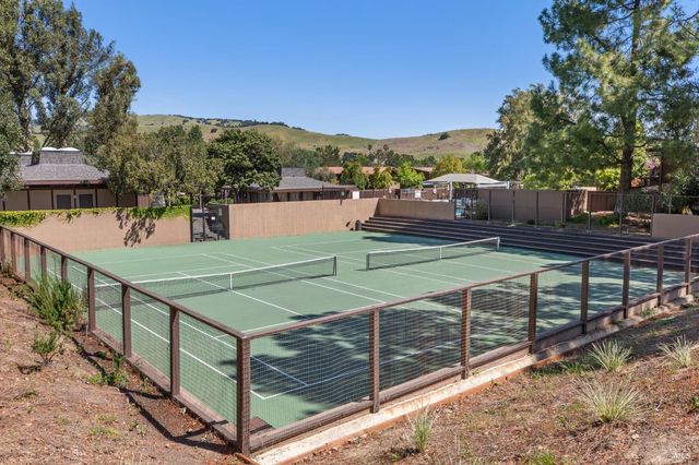 952 Lea Dr, San Rafael, CA 94903