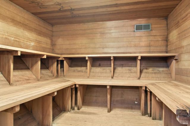 952 Lea Dr, San Rafael, CA 94903