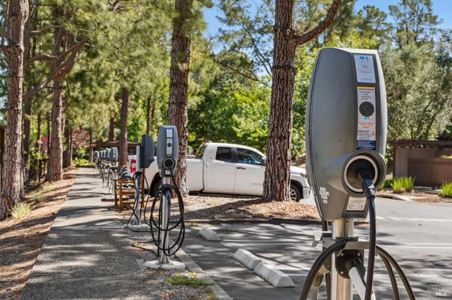 952 Lea Dr, San Rafael, CA 94903