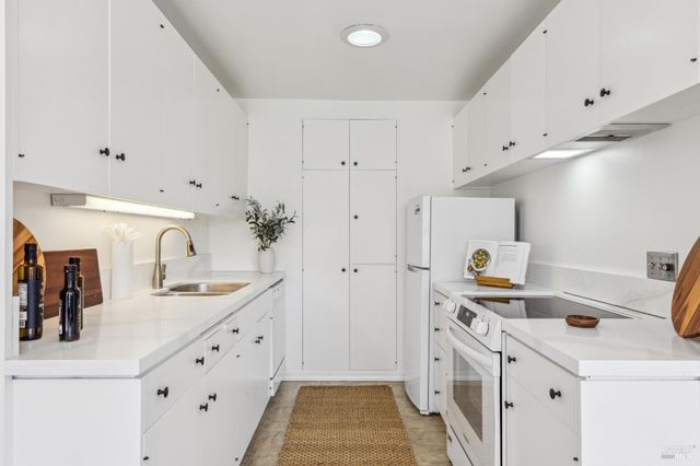 952 Lea Dr, San Rafael, CA 94903