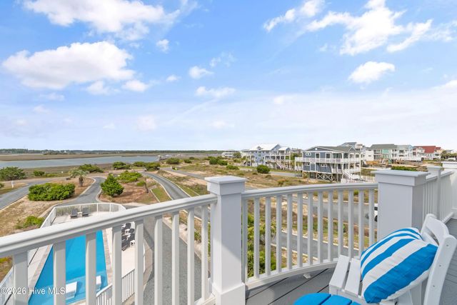 6925 Kings Lynn Drive, Oak Island, NC 28465