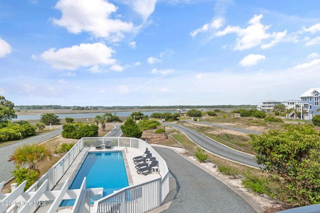 6925 Kings Lynn Drive, Oak Island, NC 28465