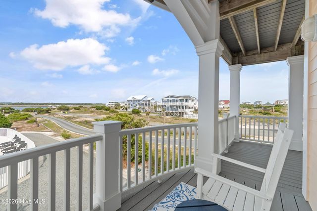 6925 Kings Lynn Drive, Oak Island, NC 28465