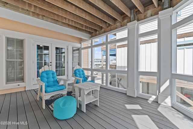 6925 Kings Lynn Drive, Oak Island, NC 28465