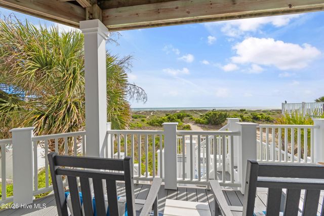 6925 Kings Lynn Drive, Oak Island, NC 28465