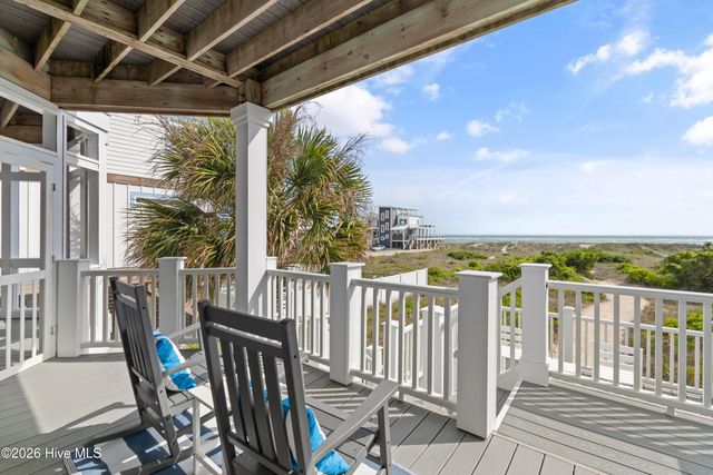 6925 Kings Lynn Drive, Oak Island, NC 28465