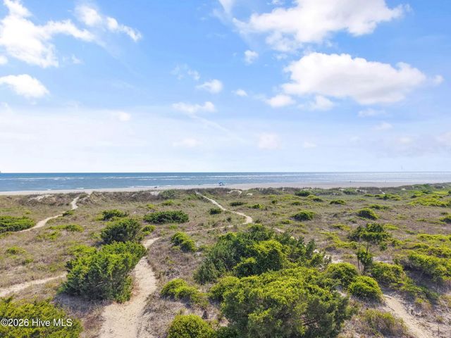 6925 Kings Lynn Drive, Oak Island, NC 28465
