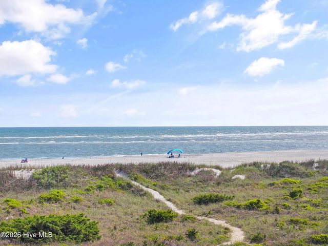 6925 Kings Lynn Drive, Oak Island, NC 28465