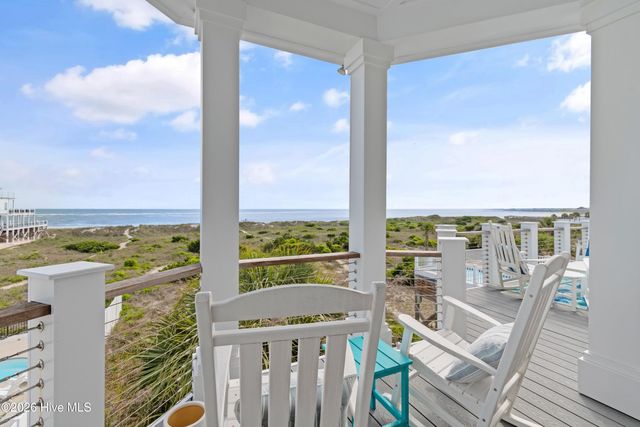 6925 Kings Lynn Drive, Oak Island, NC 28465