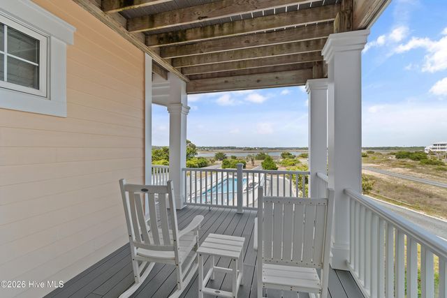 6925 Kings Lynn Drive, Oak Island, NC 28465