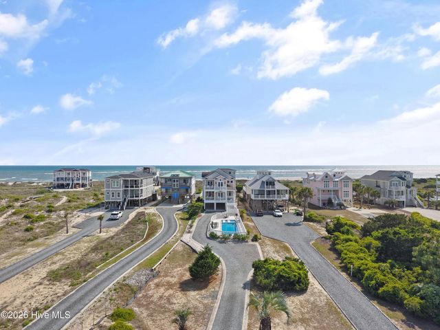 6925 Kings Lynn Drive, Oak Island, NC 28465
