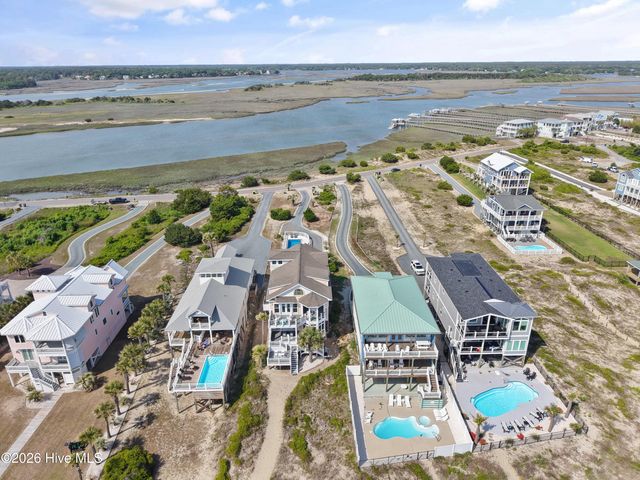 6925 Kings Lynn Drive, Oak Island, NC 28465