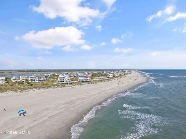 6925 Kings Lynn Drive, Oak Island, NC 28465