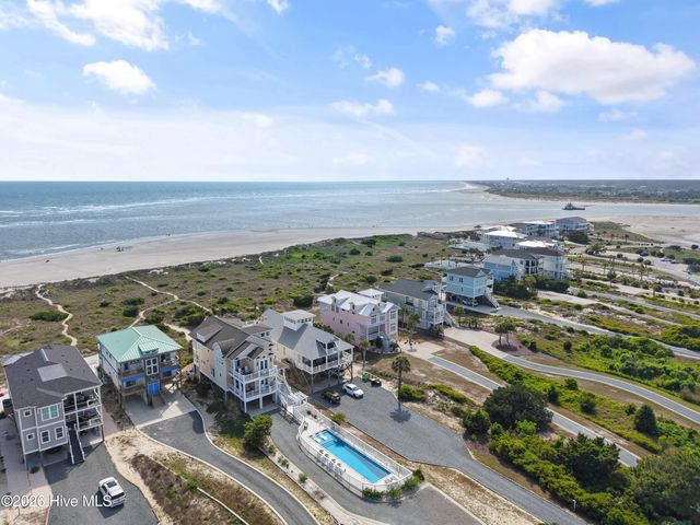 6925 Kings Lynn Drive, Oak Island, NC 28465