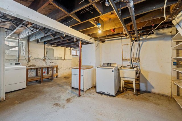 217 3rd Avenue NW, Chisholm, MN 55719