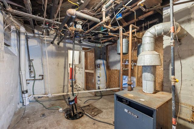 217 3rd Avenue NW, Chisholm, MN 55719