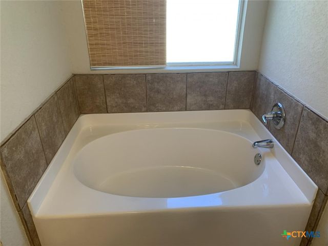 2708 Butterfly Drive, Temple, TX 76502