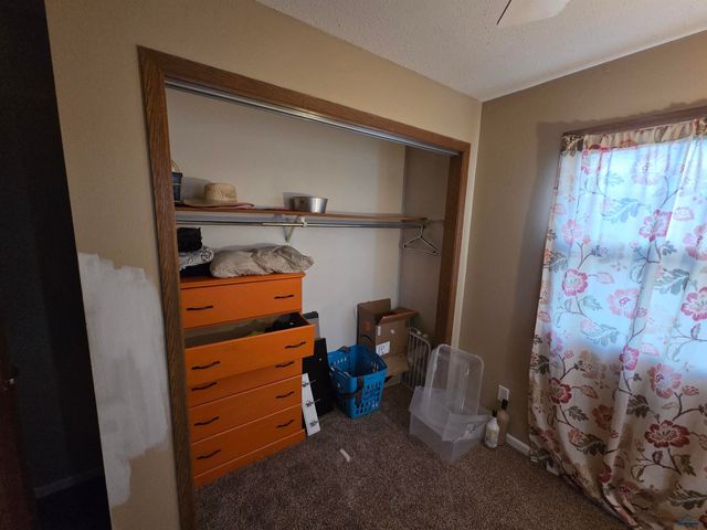 511 BLUEBIRD DR, Box Elder, SD 57719