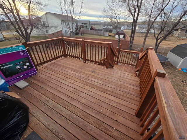 511 BLUEBIRD DR, Box Elder, SD 57719