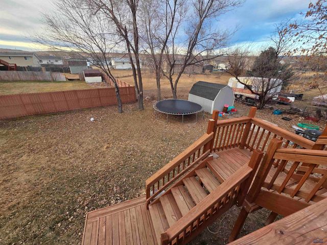 511 BLUEBIRD DR, Box Elder, SD 57719
