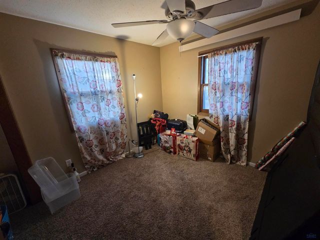 511 BLUEBIRD DR, Box Elder, SD 57719