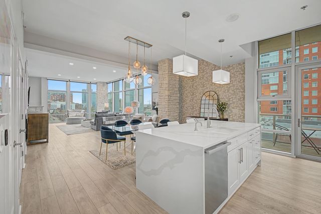 700 12th Ave S Unit 701, Nashville, TN 37203