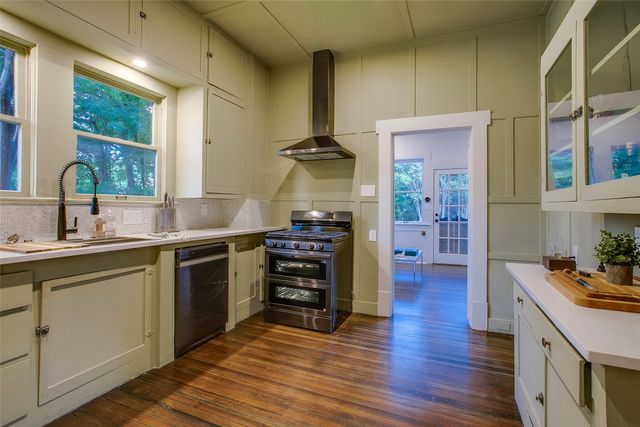732 Haines Avenue, Dallas, TX 75208