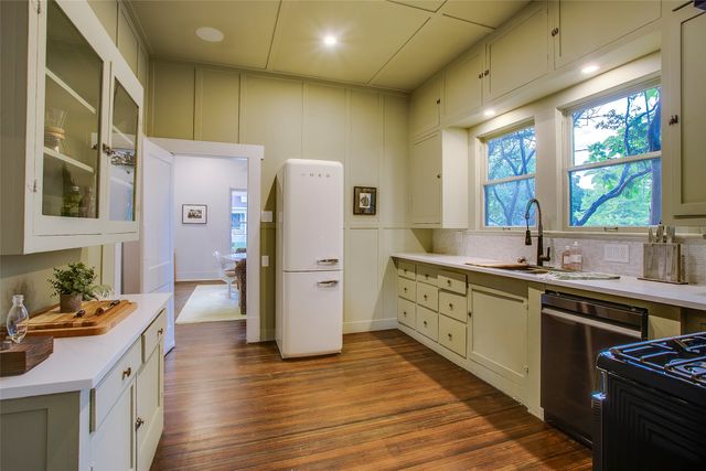 732 Haines Avenue, Dallas, TX 75208