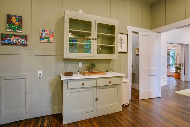 732 Haines Avenue, Dallas, TX 75208