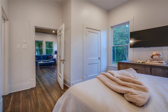 732 Haines Avenue, Dallas, TX 75208