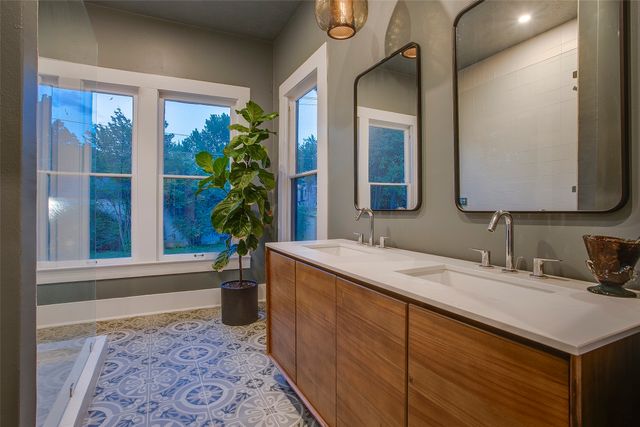 732 Haines Avenue, Dallas, TX 75208