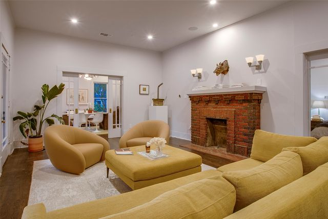 732 Haines Avenue, Dallas, TX 75208